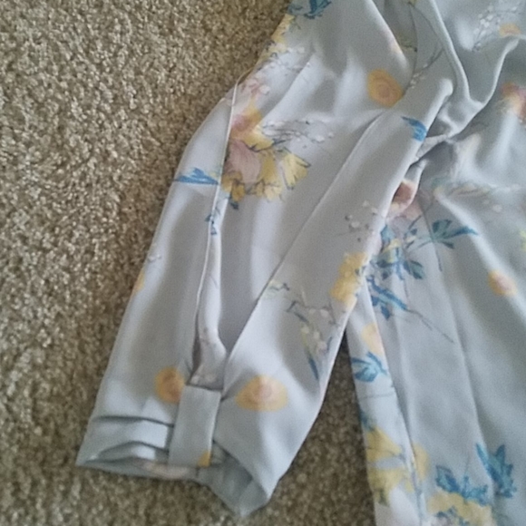 Floral LC Blouse - Picture 4 of 5